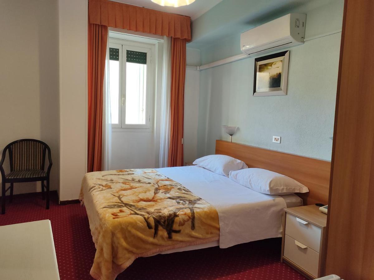 Hotel Sorriso Сан Ремо Екстериор снимка