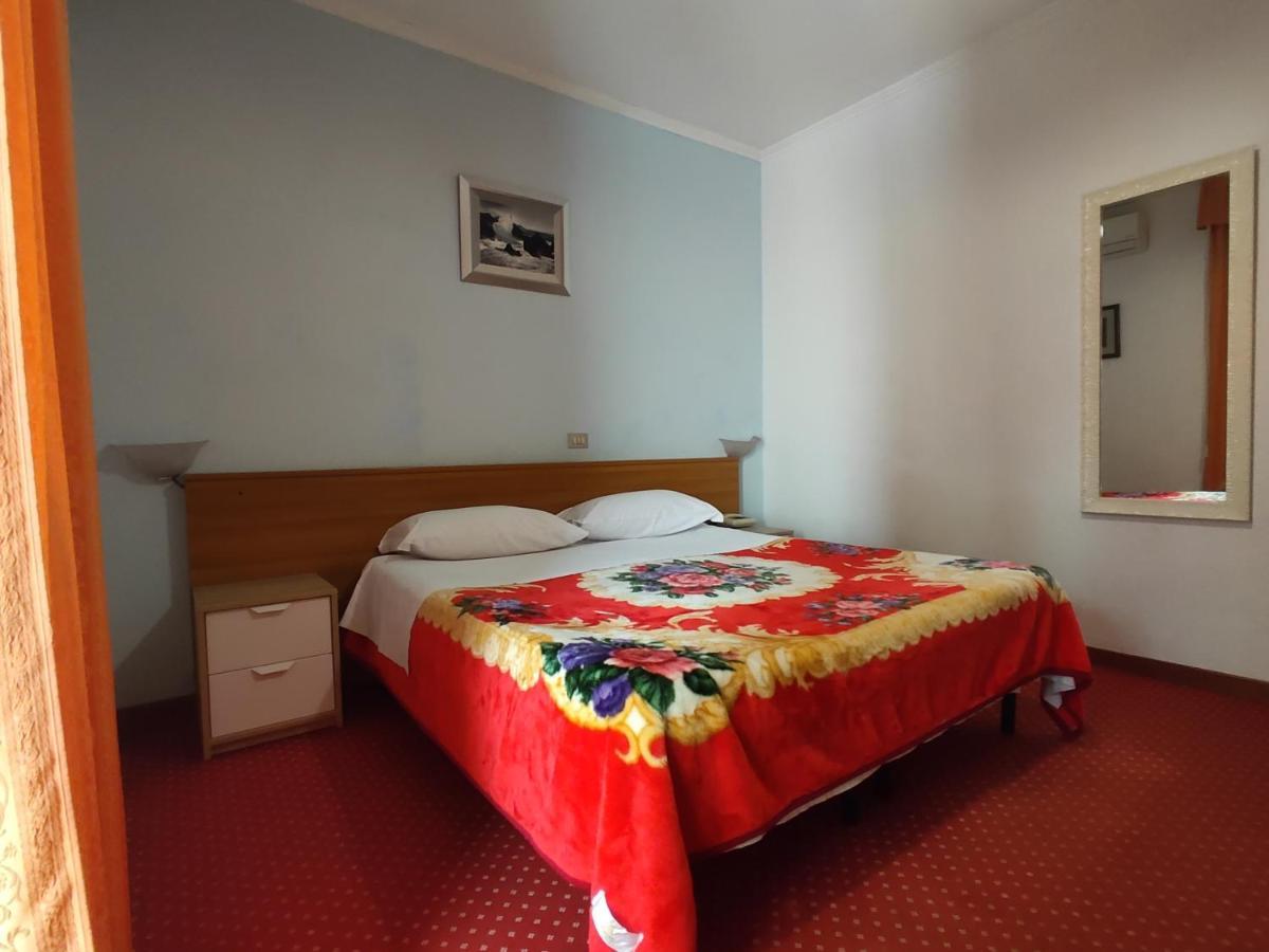 Hotel Sorriso Сан Ремо Екстериор снимка