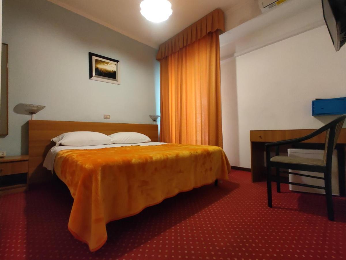 Hotel Sorriso Сан Ремо Екстериор снимка